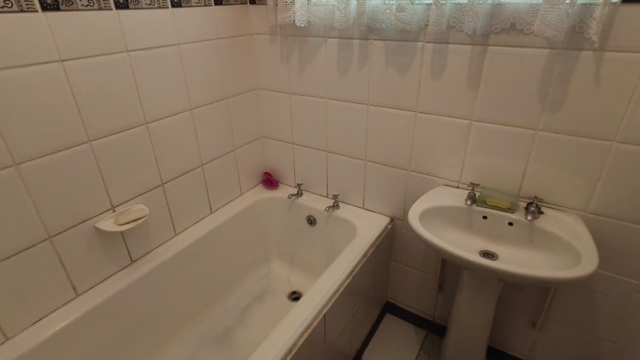 4 Bedroom Property for Sale in Cambridge West Eastern Cape